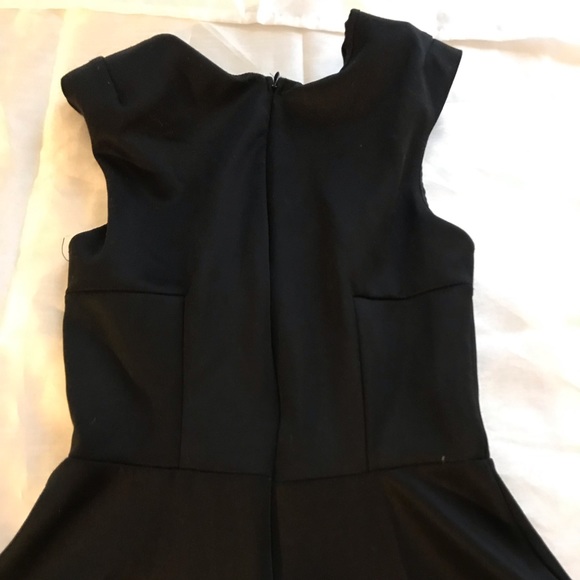 Dress - Picture 8 of 8